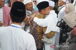 Wali Kota Banjarmasin sambut kedatangan jamaah haji Kloter 01