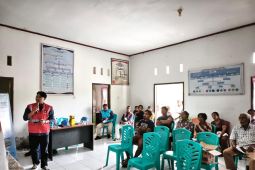 PLN UIW MMU imbau masyarakat jaga jarak aman pemasangan atribut piala dunia dari instalasi listrik