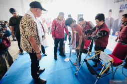 Pemkab Penajam berikan alat bantu bagi penyandang disabilitas