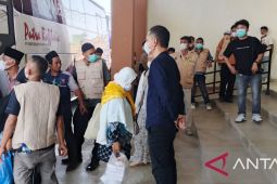 Sebanyak 393 haji kloter pertama tiba di Bengkulu