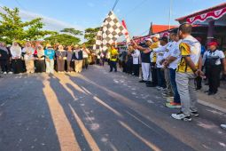 Ribuan warga padati jalan santai Harjad HSU ke-74