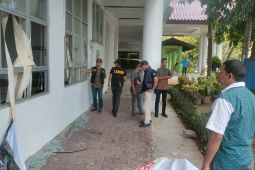Labfor Polri temukan botol cairan kimia di TKP terbakarnya kampus USK