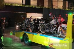 KPK angkut moge hingga mobil mewah usai geledah rumah Silmy Karim