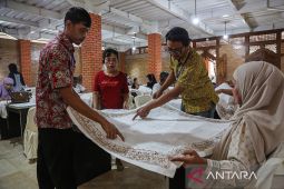 Pelatihan keterampilan membuat bisnis batik di Semarang