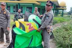 Satpol PP Pontianak amankan 60 layangan di Pontianak Utara