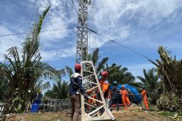11 Tower emergency percepat pemulihan sistem kelistrikan