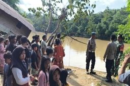 Bocah 11 tahun diduga tenggelam di Sungai Kapuas