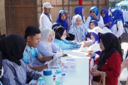 Pemkab Lamongan fasilitasi cek kesehatan gratis ratusan lansia