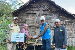 YBM PLN Kalselteng salurkan 130 paket daging untuk warga prasejahtera pelosok Kapuas