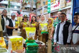 Bulog: Stok beras dan minyak goreng di Sorong aman