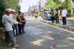 Gubernur DKI Jakarta minta penanganan jalan ambles di kawasan Pulogadung dipercepat