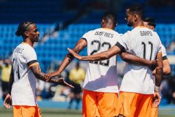 Uji coba, Belanda tekuk Uzbekistan 2-1