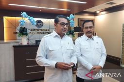 Indonesia deports 25 foreigners over illegal photography work