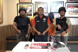 Polda Metro Jaya tangkap  pasangan suami istri pengedar sabu di Bekasi