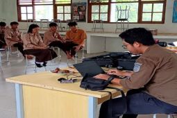 Bupati Barito Utara minta sekolah dukung percepat perekaman KTP-el pelajar