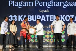 Wali Kota Pematangsiantar terima penghargaan dari Kementrian Hukum untuk Posbankum