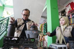 Pemkot Surabaya berikan tera timbangan gratis untuk pedagang