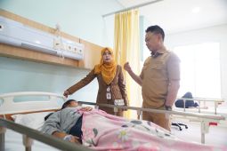 Wali Kota Pontianak jenguk 56 warga diduga alami gejala keracunan makanan