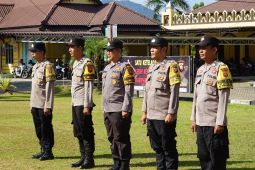 Polres Singkawang beri penghargaan kepada Bhabinkamtibmas berprestasi