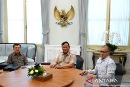 Presiden Prabowo terima Jusuf Kalla bersama sang putra Solihin Kalla di Istana Jakarta