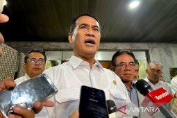 Gov't building 100 Bulog warehouses to strengthen food reserves
