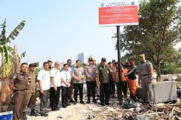 Antisipasi pencemaran lingkungan, DLH Tangerang segel TPS ilegal
