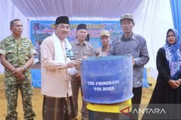 Kampanye gerakan pilah sampah, Pemkab Tanjab Barat membagikan tong