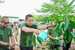 Pemkab Karawang libatkan kalangan  industri dalam penanaman ribuan pohon