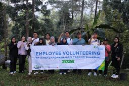 BPJamsostek Sukabumi gelar employee volunteering dengan melakukan penanaman pohon