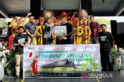 Bandara Banyuwangi salurkan bantuan untuk Sanggar Gandrung Osing