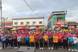 Polres Mimika gelar olahraga bersama warga jelang HUT Bhayangkara