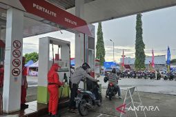 Gubernur Fakhiri ingatkan distribusi BBM di Papua harus diawasi ketat