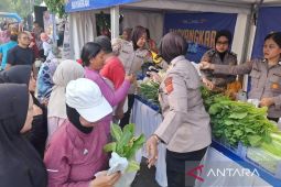 Polres Bogor bagikan 500 kilogram sayuran segar di Bhayangkara Fest