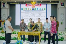 Penandatanganan Komitmen Bersama Percepatan Pembentukan Perda Bantuan Hukum dan Kekayaan Intelektual