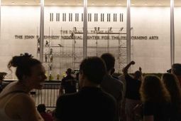 Kennedy Center hapus nama Trump di tengah sengketa hukum