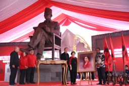 Megawati resmikan renovasi Istana Gebang dan patung Bung Karno