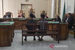 Dua terdakwa kasus 25 liter pertalite dituntut lima bulan lima hari penjara