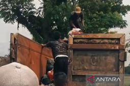 DLH Cianjur pastikan pengangkutan sampah ke TPA Mekarsari tetap maksimal