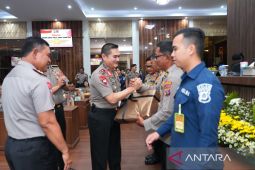 Sihumas Polres Tapsel raih dua penghargaan pada Rakernis Humas Polda Sumut 2026