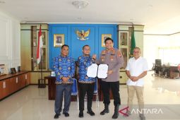 Pemkab - Polres Bursel maksimalkan program "Polisi Mengajar" edukasi bahaya narkoba