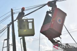 Palangka Raya rapikan kabel provider untuk tingkatkan keindahan wilayah