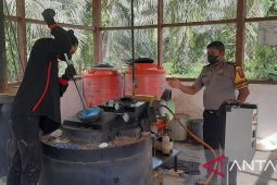 Sampah plastik diolah jadi bahan bakar minyak solar di Dharmasraya