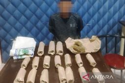 Polres Aceh Barat tangkap nelayan terduga pengedar belasan paket ganja