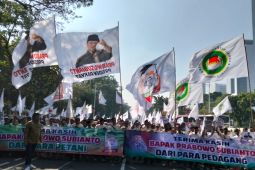 Massa dari berbagai daerah datang ke Jakarta dukung kebijakan Prabowo