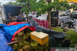 Polda Babel limpahkan empat tersangka kasus pengoplosan LPG subsidi ke Kejari Pangkalpinang