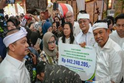Negara Hadir Lindungi Pekerja Rentan, BPJS Ketenagakerjaan dan Pemprov Jabar Salurkan Rp49,3 miliar