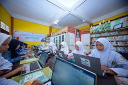 PLN Sumut perkuat literasi digital MTs melalui pelatihan desain grafis