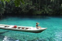 Kaltim merawat warisan geologi air dua rasa danau Labuan Cermin