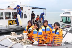 Polisi Bangka Barat beri edukasi dan wisata laut anak panti asuhan