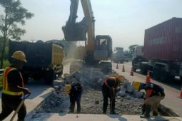 Jasamarga lanjutkan kegiatan pemeliharaan berkala jalan Tol Jakarta-Cikampek